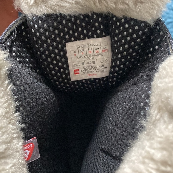 North Face Snow Boots- Like New - Picture 3 of 6